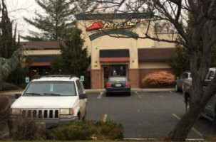 Pizza Hut outside