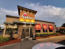 Applebee's Grill outside