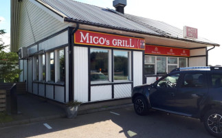 Micós Grill outside