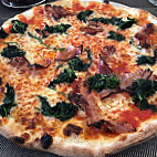 Pizzeria La Vita food