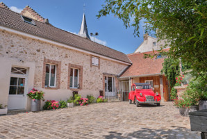 Auberge De Saint-fergeux inside