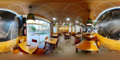 Cafeteria El Bosque inside