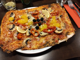 Pizzeria des theatres food