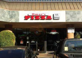 Omar's Pizzeria outside