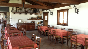 Trattoria Regina inside