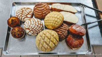 Arandas Bakery food