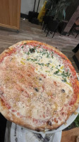 Mister O1 Extraordinary Pizza food