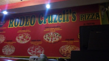 Rodeo Cruzeli's Pizza food