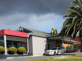 Mcdonald's Family Restaurants outside