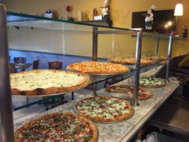 Gennaro's Pizza Parlor food