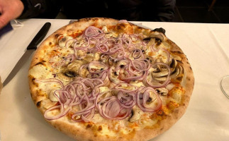 Zoran`s Pizzeria food