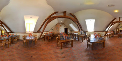 L'auberge Du Moulin De Vanneau inside