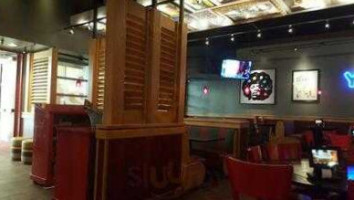 Red Robin Gourmet Burgers And Brews inside