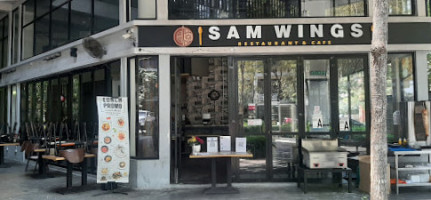 Sam Wings Cafe outside
