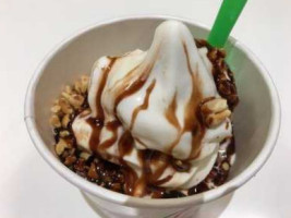 Hoopla Frozen Yogurt food