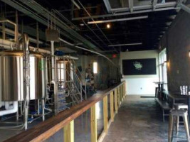 De Bine Brewing Co inside