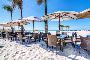 Bongos Beach And Grille food
