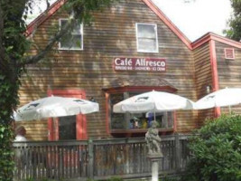 Cafe Alfresco outside