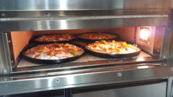 Pizza Al Forno food