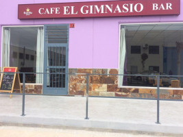 Café El Gimnasio outside