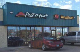 Pizza Hut outside