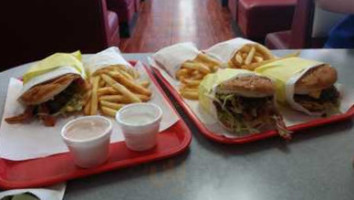 Zorba's Burgers food