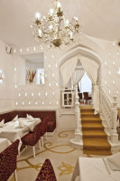 Osmanya Restaurant inside