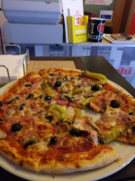 Pacchi Pizza food