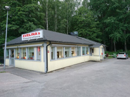 Evelinas Restaurang Och Pizzeria outside