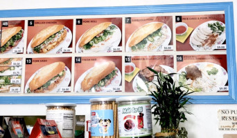 Cẩm Hưng Sandwich And Coffee food