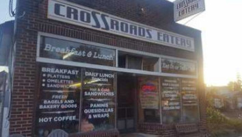 Crossroads Eatery outside