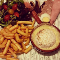Les 9 Fontaines food