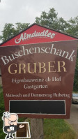 Buschenschank Gruber outside