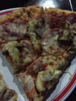 Memphis' Incredible Pizza Company food