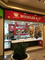 Noodles Massas Do Oriente outside