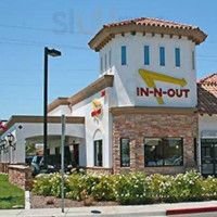 In-n-out Burger outside