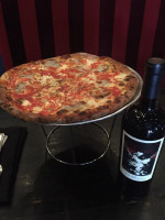 Coal Vines Pizza And Wine food