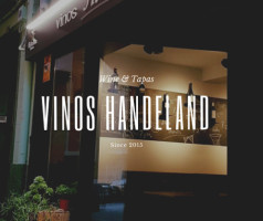 Vinos Handeland Winebar outside