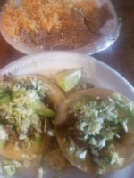 Tres Reyes Taco Shop food