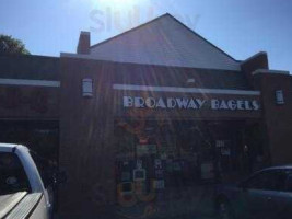 Broadway Bagels outside