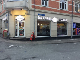 Day Night Pizzabar food