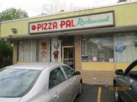 Pizza Pal outside