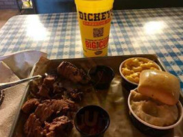 Dickey's Barbecue Pit food