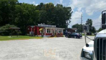 Chuck Wagon outside