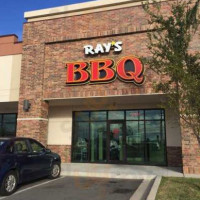 Ray’s Bbq outside