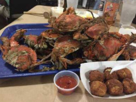 Captain Pell's Fairfax Crabhouse food