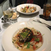 Maximillians Grill & Wine Bar food