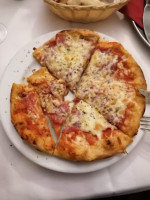 Pizzeria Roma Bei Ciro food