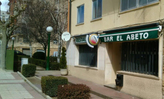 El Abeto outside