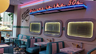 Tommy Mel's inside